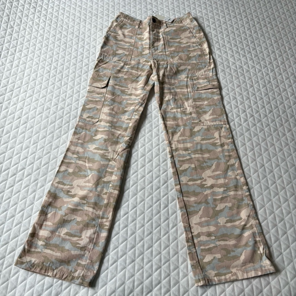 Blue Rain Women’s Camo Pants Size Small Francesca’s Embroidere  Camouflage New